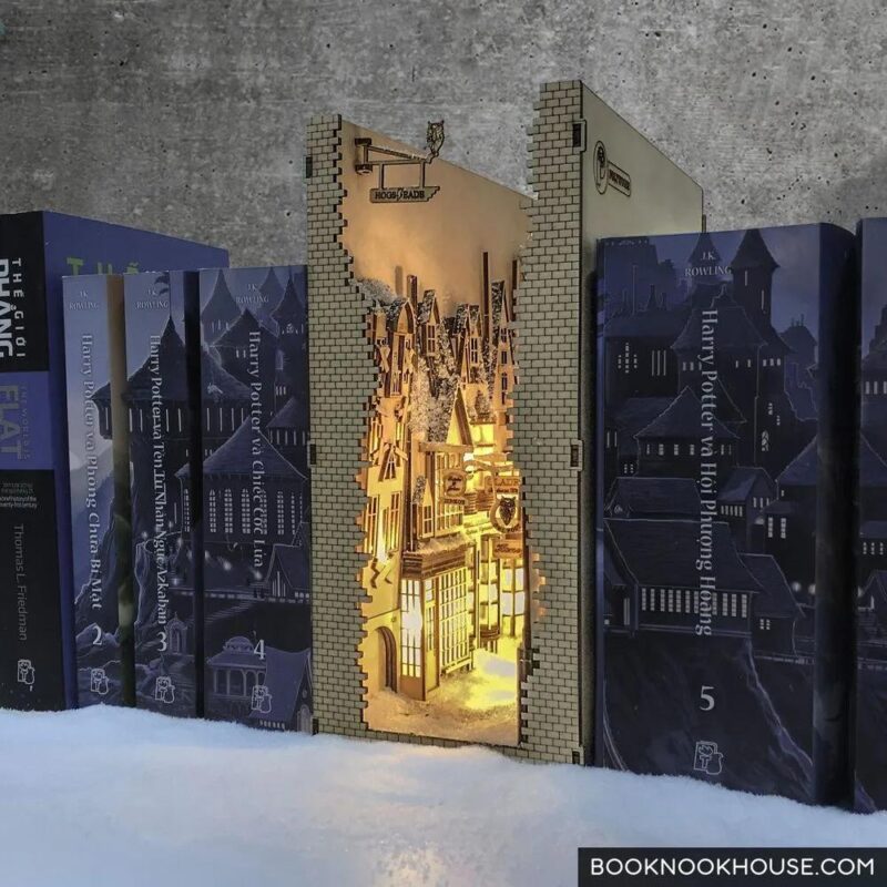 Hogsmeade Village Book Nook Harry Potter Bookshelf Insert DIY 1