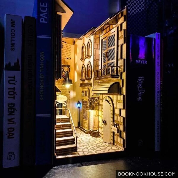 Romas Midnight Alley DIY Book Nook Bookshelf Insert 3