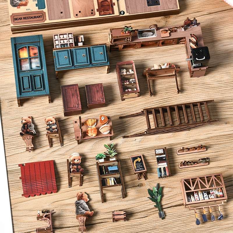 Bear Bistro Time Miniature House Kit