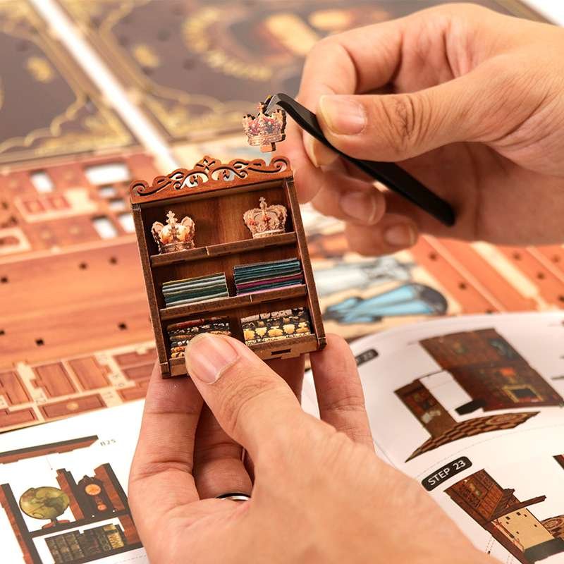 Vintage Tailor Shop DIY Miniature House Kit – Retro British-Style Bookend