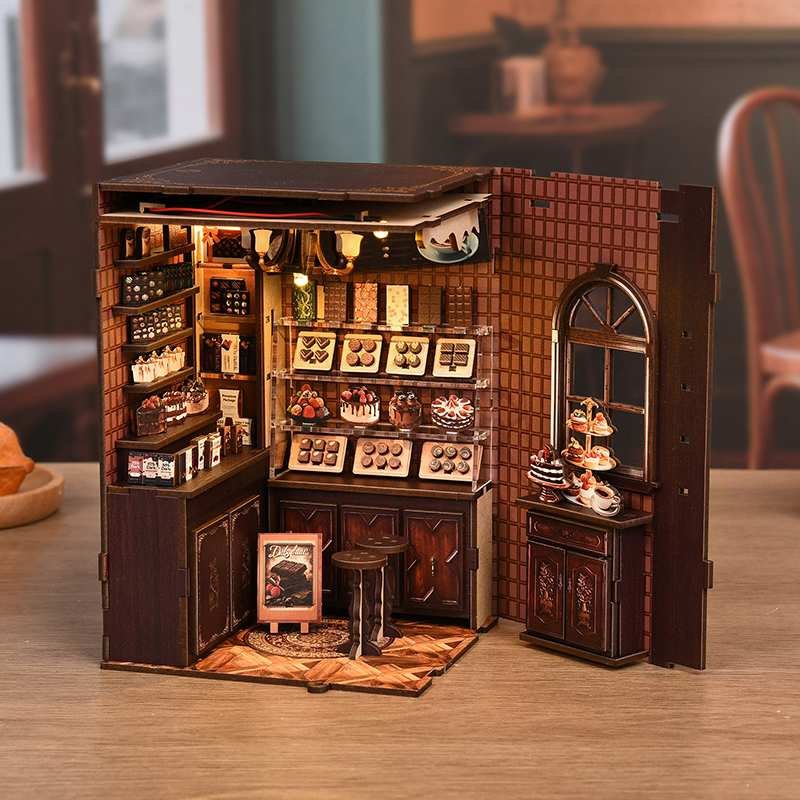 Sweet Haven Patisserie Miniature House Kit Sweet Haven Patisserie Miniature House Kit